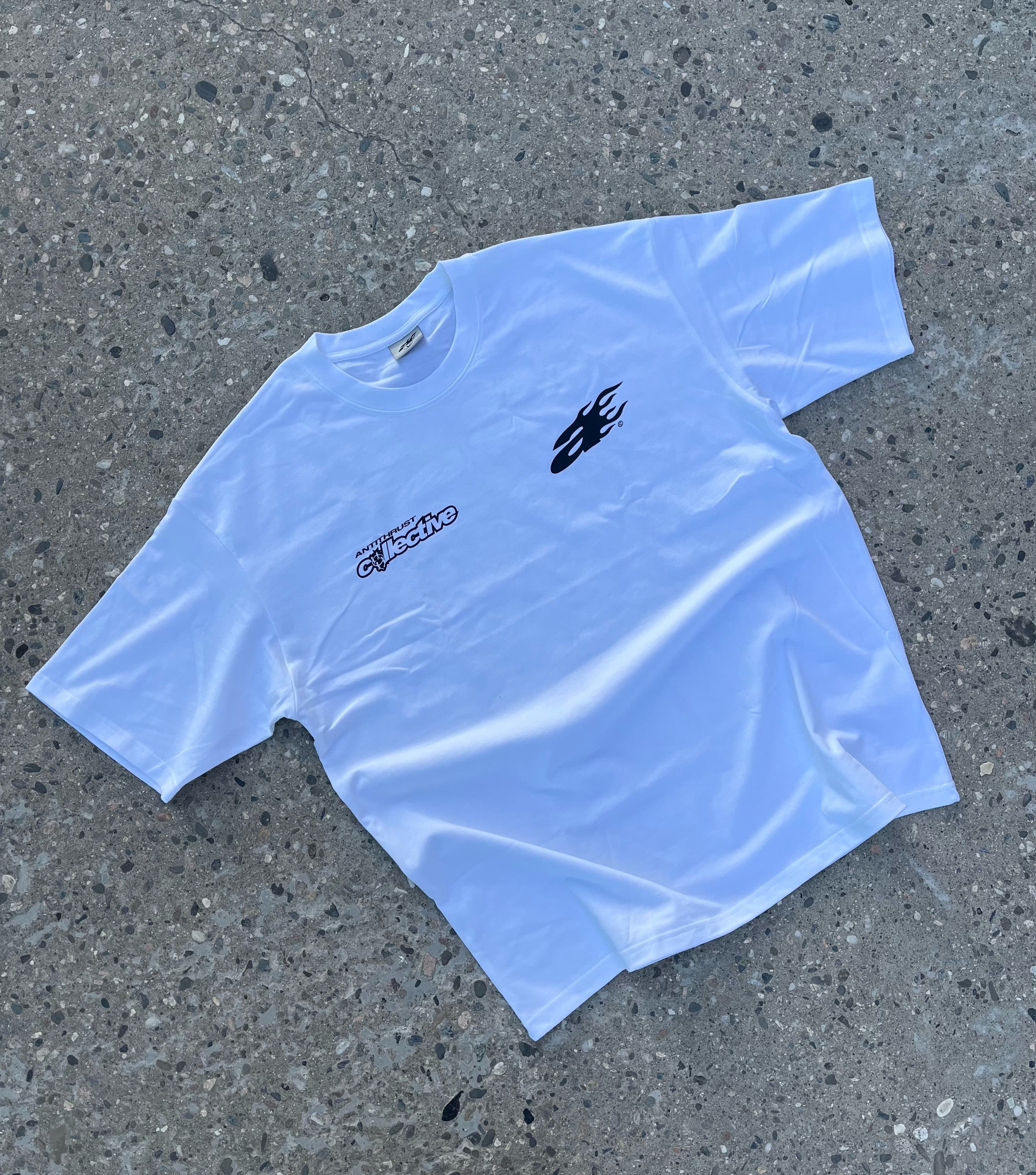 COLLECTIVE WHITE TEE - front view